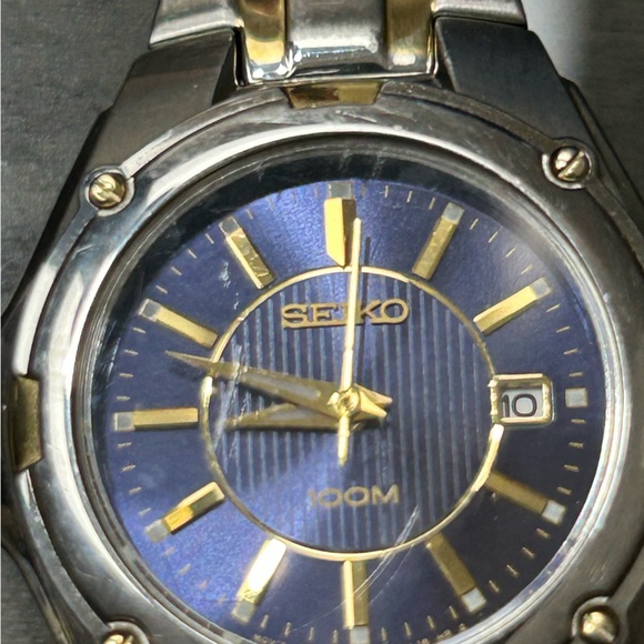 Seiko Vintage Two-Tone Quartz Watch | Blue Dial | Date | Japan- women’s - Picture 2 of 6